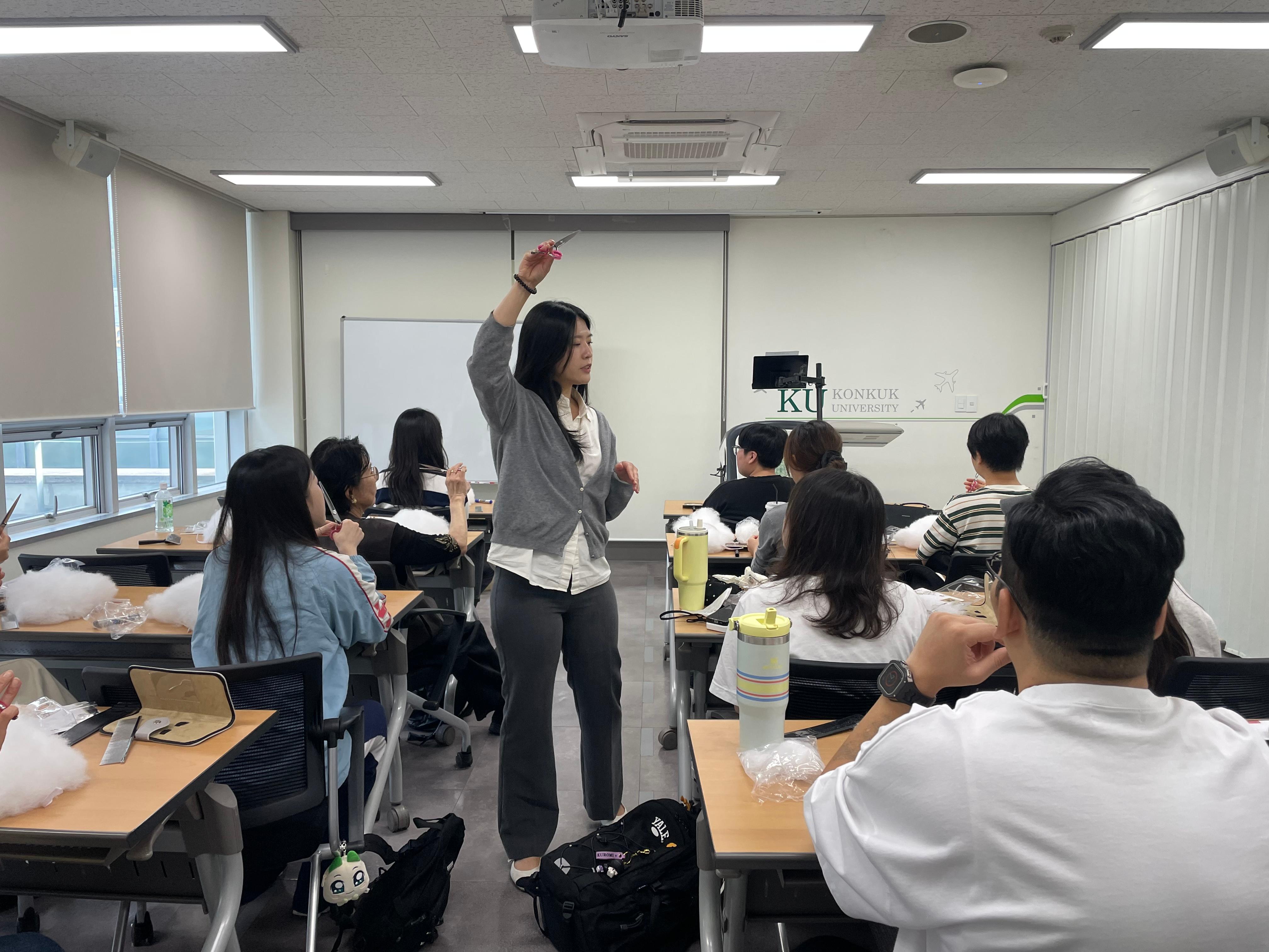 2025년 9월 4주차 기초그루밍 수업현장 대표이미지